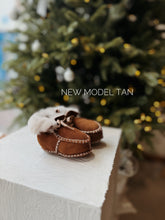 Load image into Gallery viewer, Baby Sheepskin Boots – Natural Warmth and Comfort