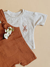Load image into Gallery viewer, Bunny Face Cotton Baby T-shirt – Soft Flecked Ecru Summer Top
