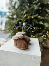 Load image into Gallery viewer, Baby Sheepskin Boots – Natural Warmth and Comfort