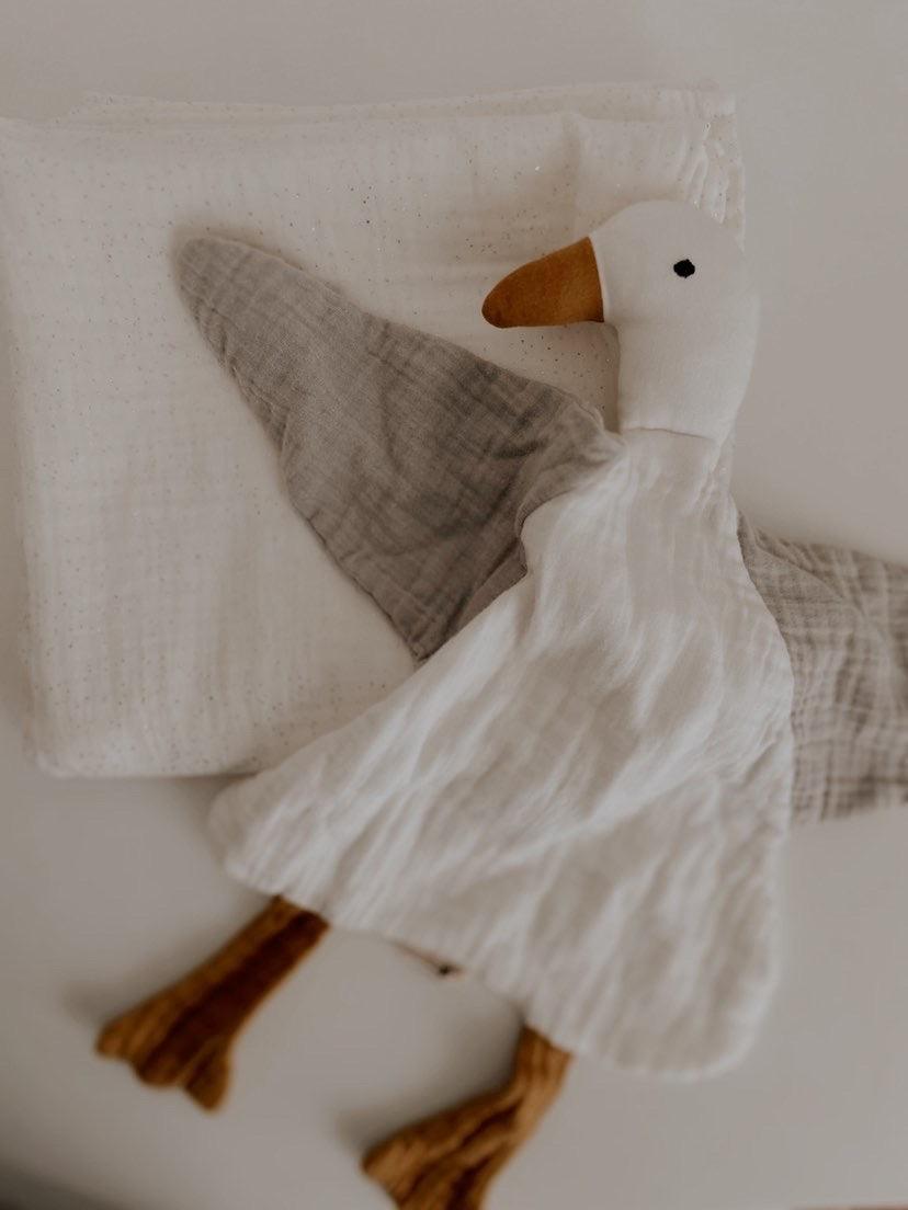Goose Baby Comforter – Soft and Cuddly Sleep Companion